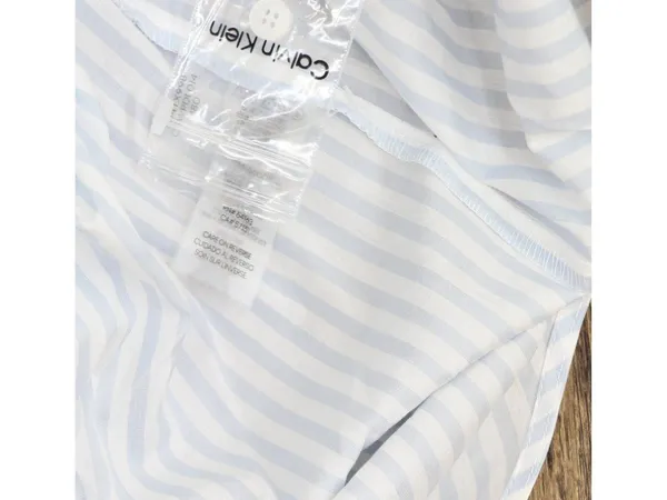 NWT Calvin Klein Button Up Long Sleeve Non Iron Dress Shirt Light Blue / White M - Image 4