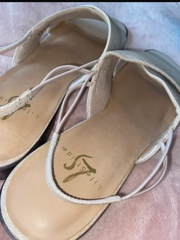 Life Stride oatmeal heeled sandals - Image 4