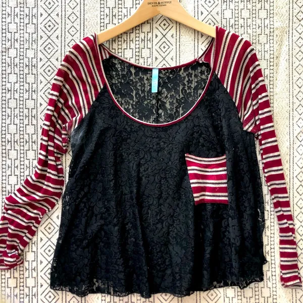 Gorgeous boutique Lace long sleeve L loila sz L - Image 2