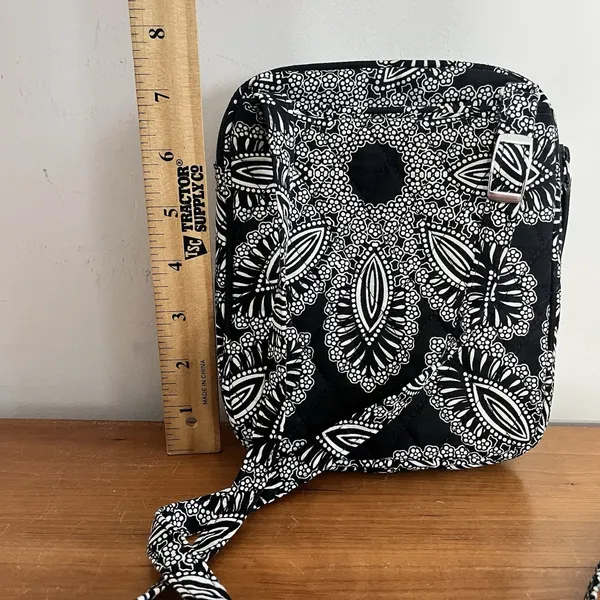Vera Bradley Blanco Bouquet Mini‎ Hipster Crossbody Purse - Image 7