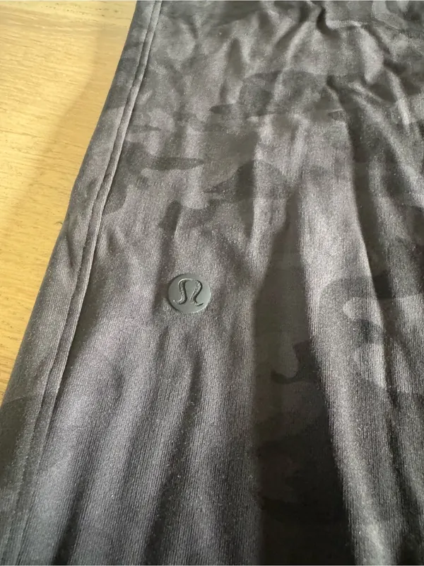 Lululemon On the Fly Jogger Heritage Camo Deep Coal size 6 - Image 8