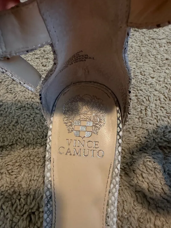 Vince Camuto Heels Snake Print - Image 4