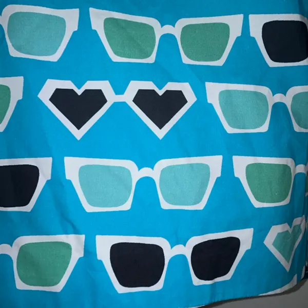 Tyler Boe Sunglass Print Sleeveless Tunic Shirt Top - Image 3