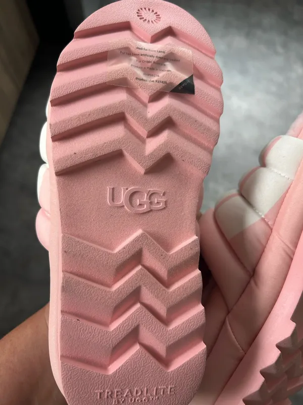 UGG Maxi Slide Slippers Logo Pink Scallop Women’s Size 8 NEW - Image 6