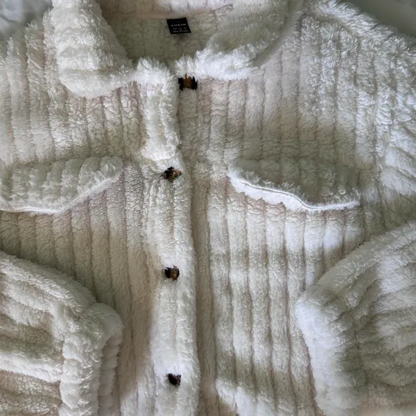 SHEIN fuzzy buttoned up jacket size S - Image 4