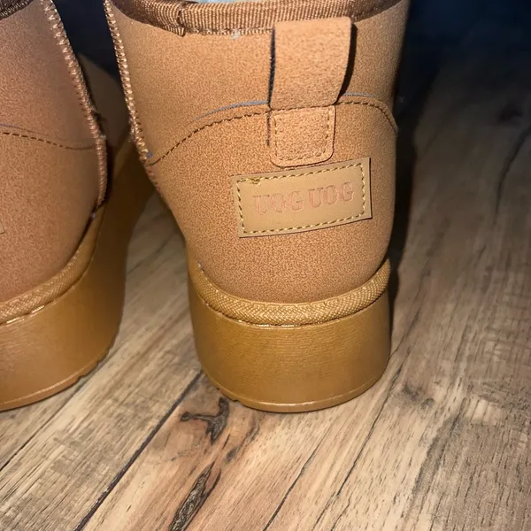 mini ultra style boots Size 9 - Image 4