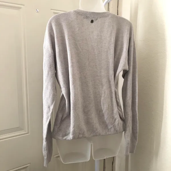 prAna Light gray long sleeve V-neck sweater with a soft and cozy feel Size M, measurement in pics - Image 2