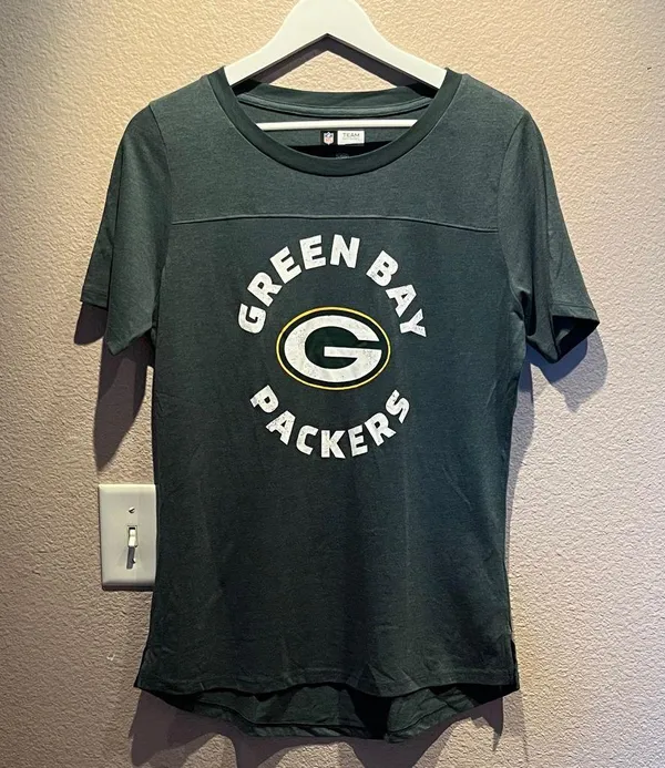NFL Team Gear Women’s Green Bay Packers T Shirt Size Large - Image 2