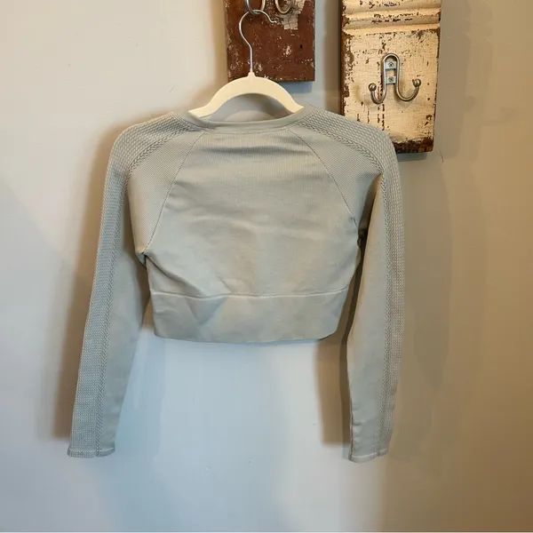 Aerie Offline Sidewalk Seamless Cable Knit Long Sleeve in Sage - Image 4