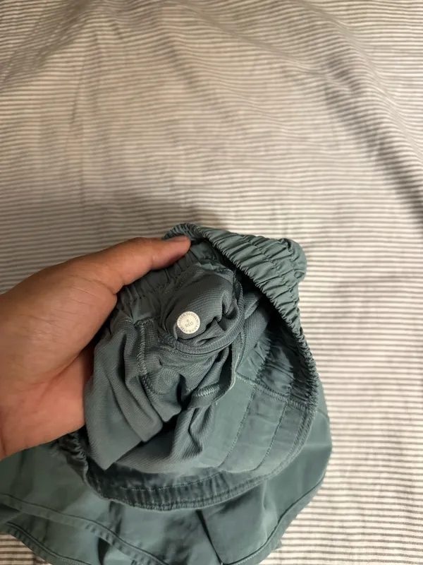 Lululemon Hotty Hot Shorts 2.5" - Image 2