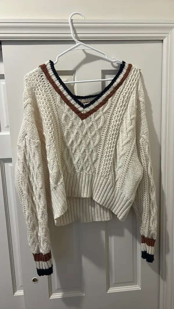 American Eagle Sweater - Image 2
