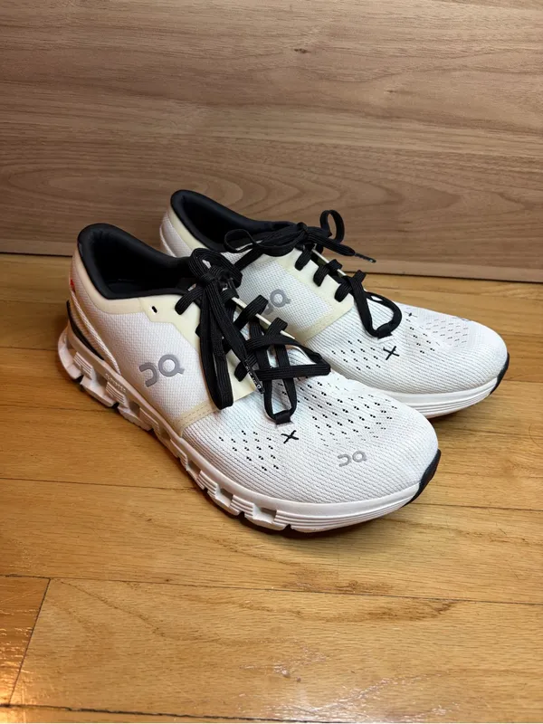 On Cloud X 4 Women's Sneakers in Ivory / Black - Size 8 - Image 2