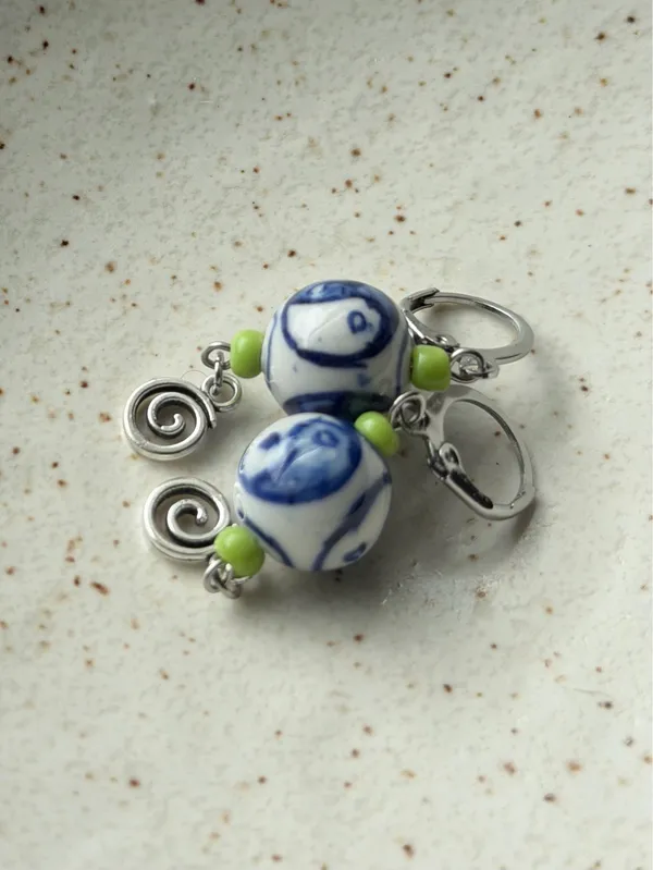 Handmade unisex boho funky porcelain Yin yang dangle earrings💚💙 - Image 4