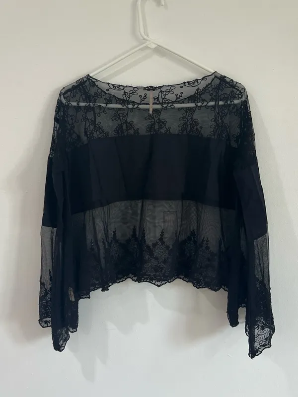 Free People Black Lace Bell Sleeve Top Whimsigoth XS Witchy Boho - Image 4