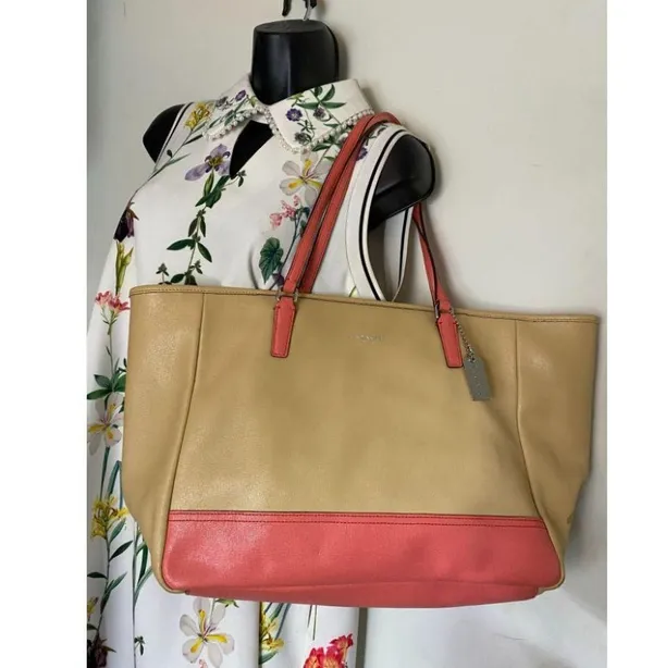 COACH Large Tan Orange Leather Tote/ Shoulder Bag - Image 5