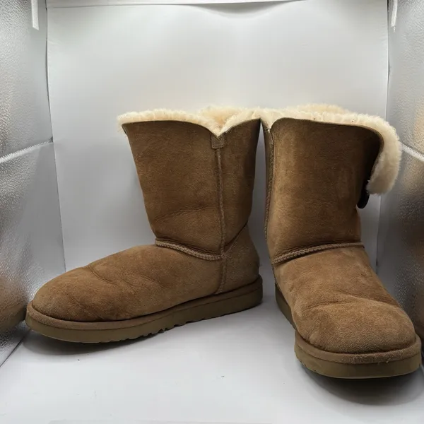 UGG Australia Bailey Button Suede Boots Size 8 Chestnut Brown Read - Image 6