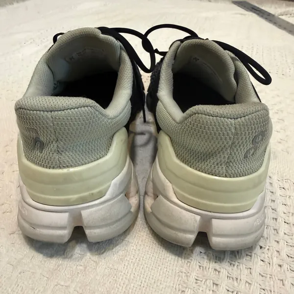 On Cloudflyer 9.5 Helion Cloudtec Swiss Engineering running shoes 3262 Black - Image 4