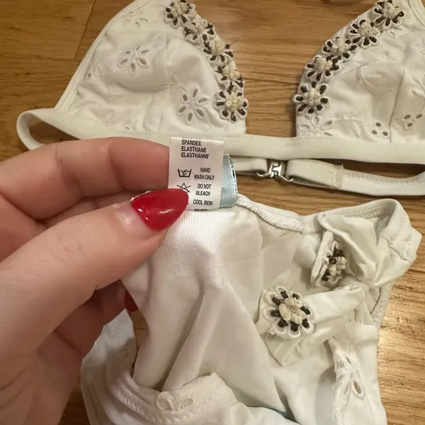 Valery Blu White Eyelet Bikini with Floral Beading Detail Size S NEW WITHOUT TAG - Image 8