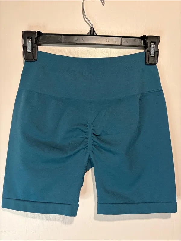 Gymreapers Infinity Seamless Workout Shorts Booty Scrunch Dark Green Size M - Image 2