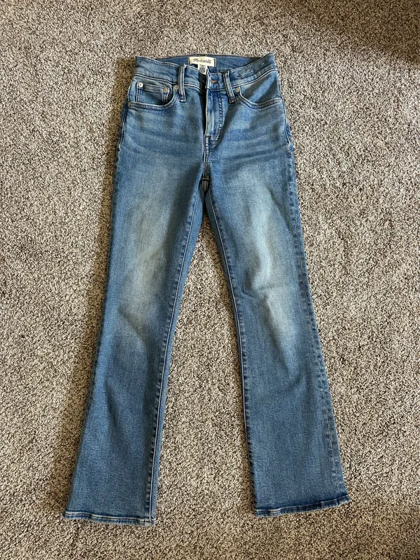 Madewell Jeans Mid-Rise Kick Out Crop - Image 2