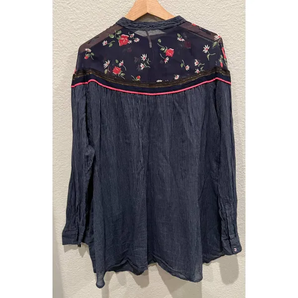 Free People Hearts and Colors Top Size Large - Image 5