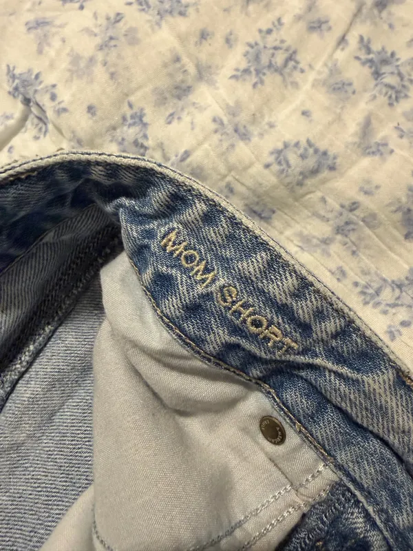 American Eagle Mom Shorts - Image 3