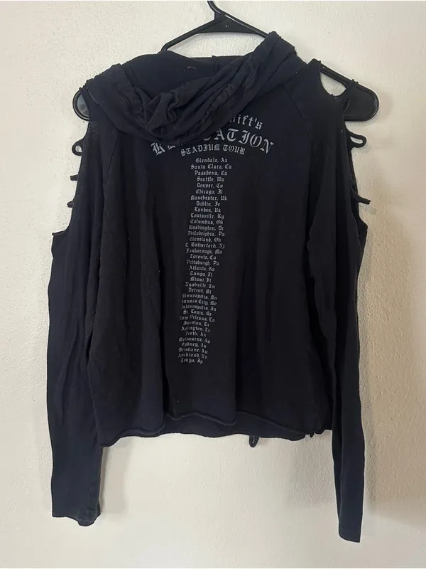 Taylor Swift Reputation Tour Merch - Image 5