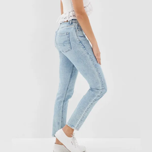 AMERICAN EAGLE Women’s AE Strigid Mom Jean in Blue Breeze Wash Denim Size 4L - Image 3