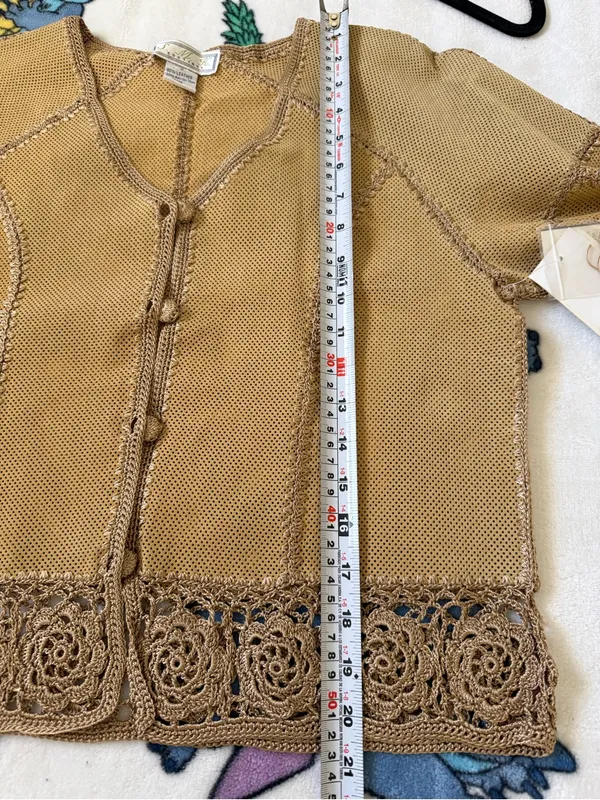 SMH Boutique Tan Perforated Leather Crochet Flower Jacket Boho Western NWT Small - Image 9