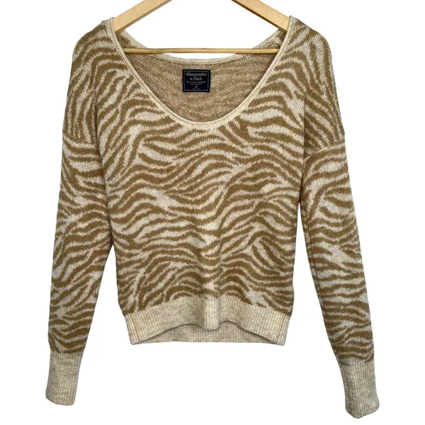 Abercrombie & Fitch Cream Tan Fuzzy Knit Long Sleeve Scoop Neck Sweater Size XS - Image 2