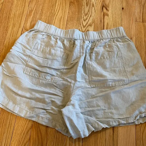 A new day‎ khaki shorts size medium elastic waist - Image 4