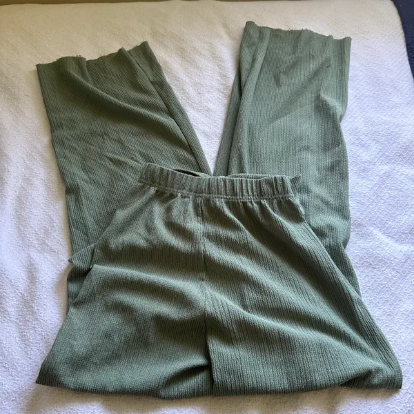 Francesca’s Green Tie Pants - Image 2