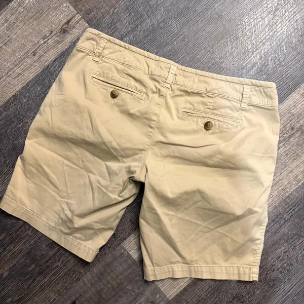 Low Rise 2000s American Eagle tan‎ cargo shorts - Image 3