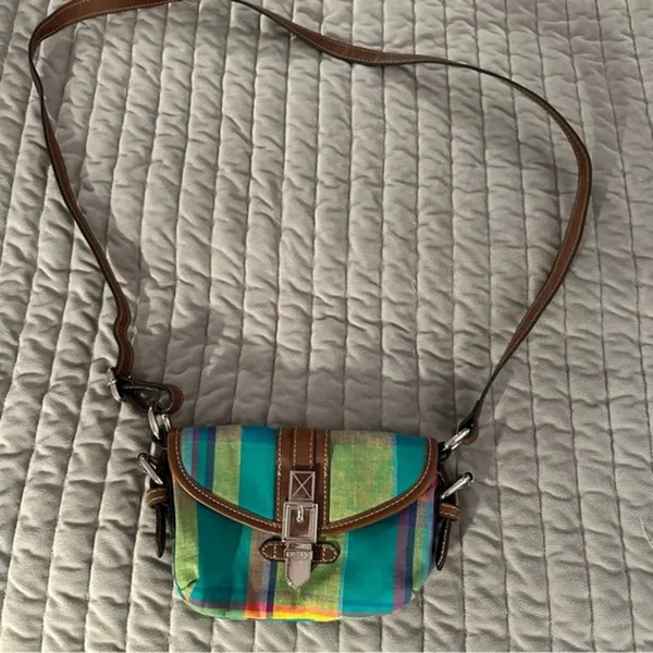 Chaps‎ small crossbody Madris bag. Spring and summer magnetic closure. NWOT - Image 2
