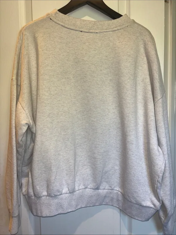 ROCK AND ROLL SWEATSHIRT WHITE WITH BLACK CHENILLE LETTERING
SIZE LARGE PRELOVED - Image 3