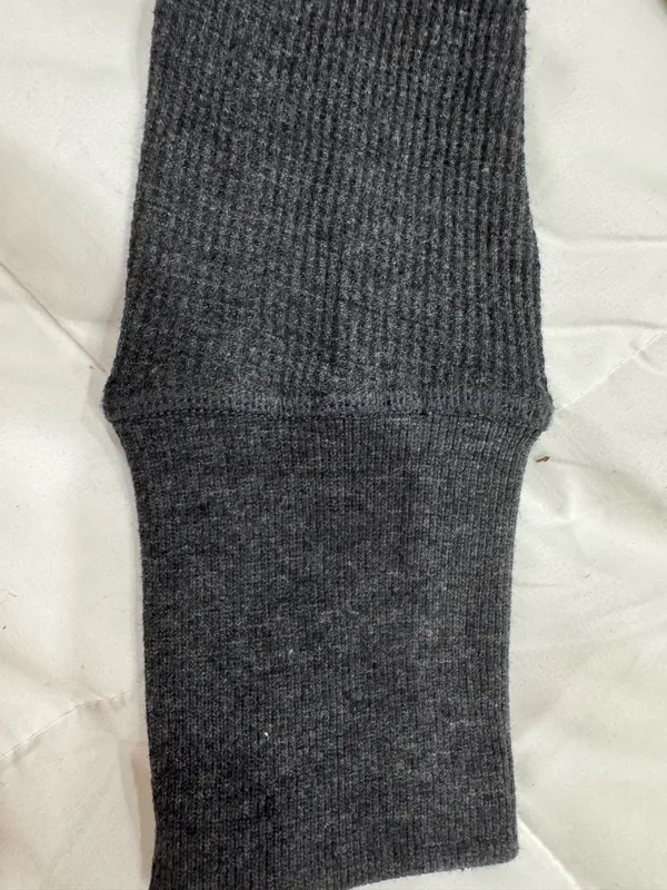 Mono B Dark Grey Cropped Sweater - Image 5