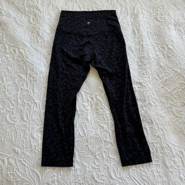 Lululemon Align High Rise Black Formation Camo Leggings 28" Size 6 - Image 3