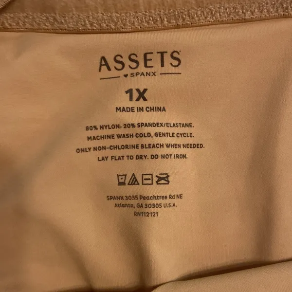 ASSET BY SPANX SIZE 1X Shape wear length28” excellent condition - Image 11