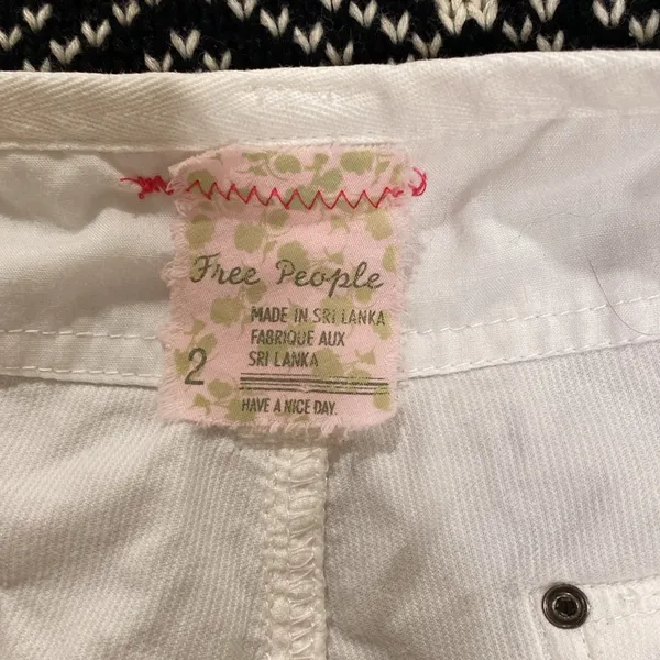Free People white corduroy pants, size 2 - Image 7