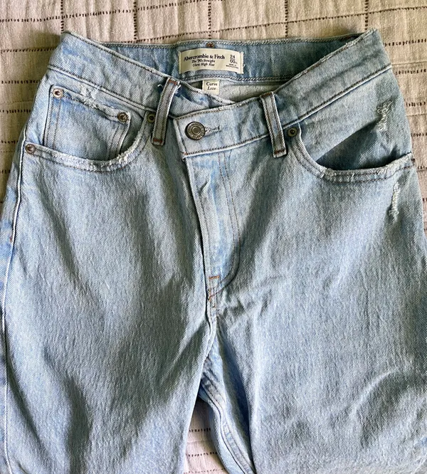 Abercrombie Curve Love 90s Straight Jeans - Image 3