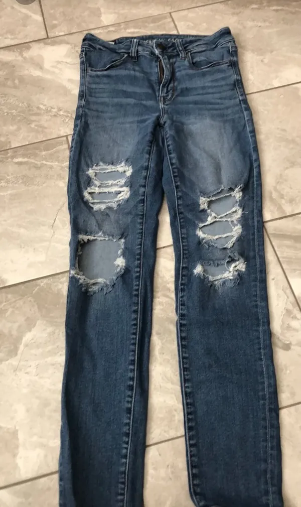 American Eagle Jeans - Image 3