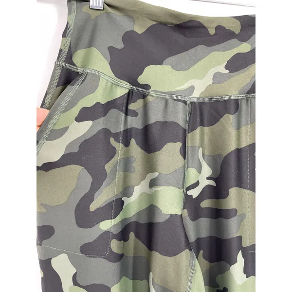 Old Navy Active Green Camo Joggers Pants Crop High Rise Womens Medium NEW - Image 8
