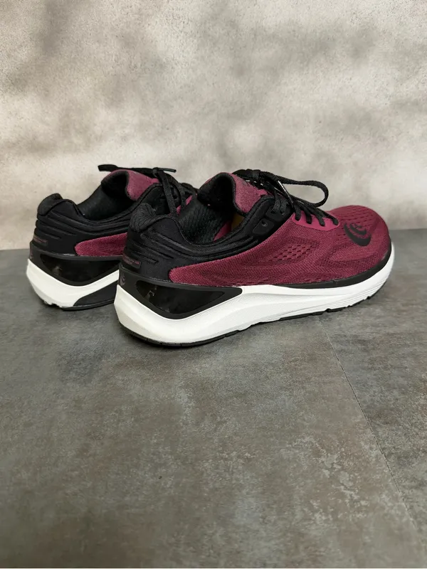 Topo Athletic Ultrafly 3 Women's Burgundy Running Shoes Size 7.5 - Image 9