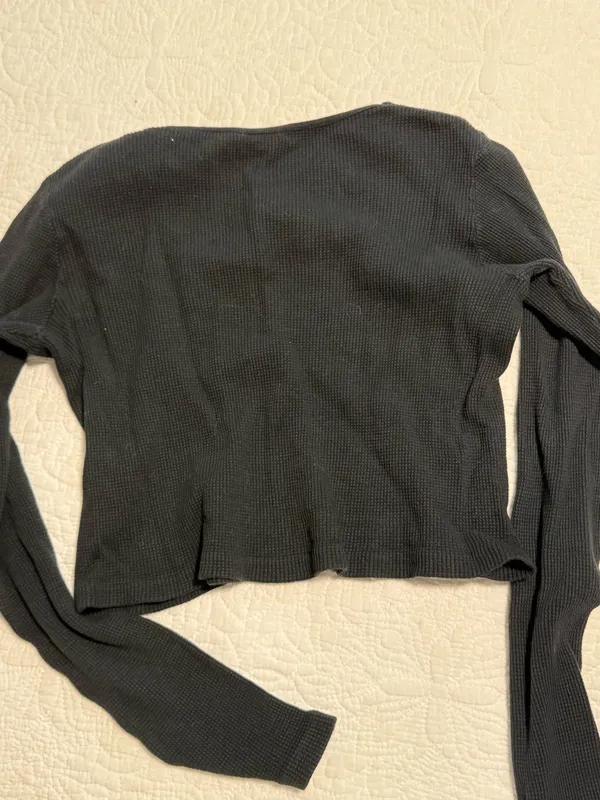 Brandy Melville Long Sleeve Crop Top - Image 2