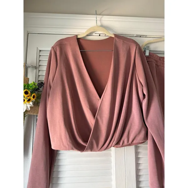 Lululemon Softstreme Wrap top and matching shorts pink 14 - Image 2