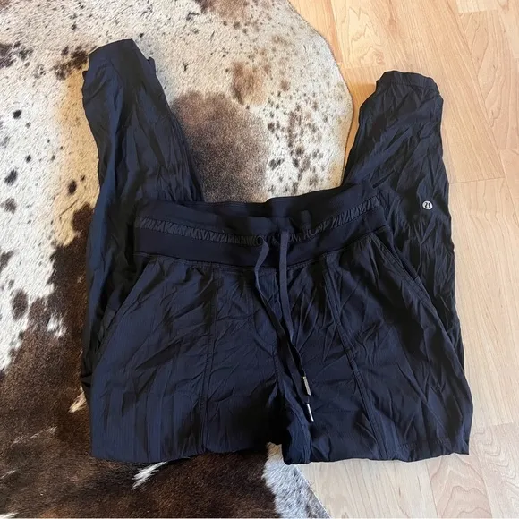 LULULEMON Black Dance Studio‎ Crop Unlined 25” Athletic Pants Size 4 - Image 8