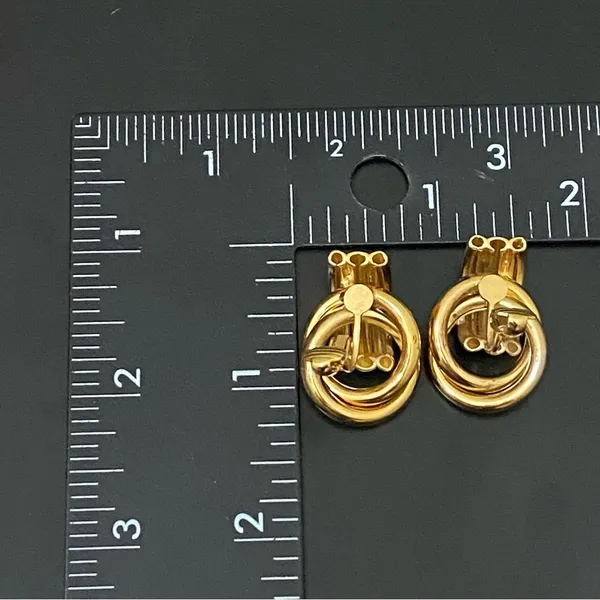 Vintage Gold Tone Grooved Tube Interlocking Knot Modern Chunky Clip On Earrings - Image 10