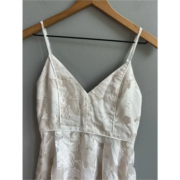Showpo NWT Philine Midi Jacquard Plunge Dress Off White Size 2 - Image 6