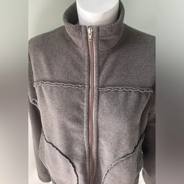 Patagonia Women’s Synchilla Zipper Jacket small - Image 8