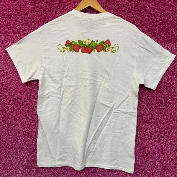 Strawberry Shortcake & Custard Cat Strawberry Cottage Tee M - Image 3